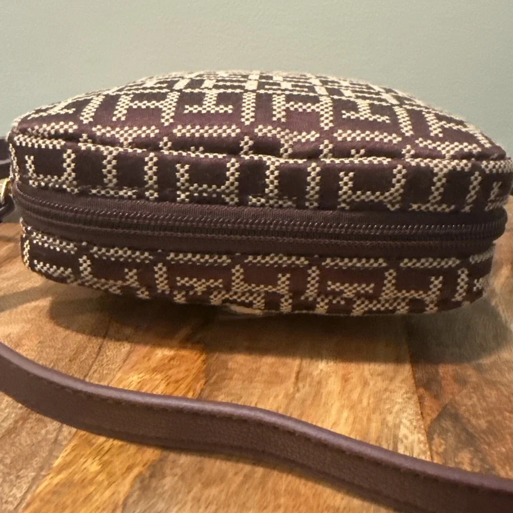 Tommy Hilfiger Women's‎ Crossbody Bag With Logo Maroon New